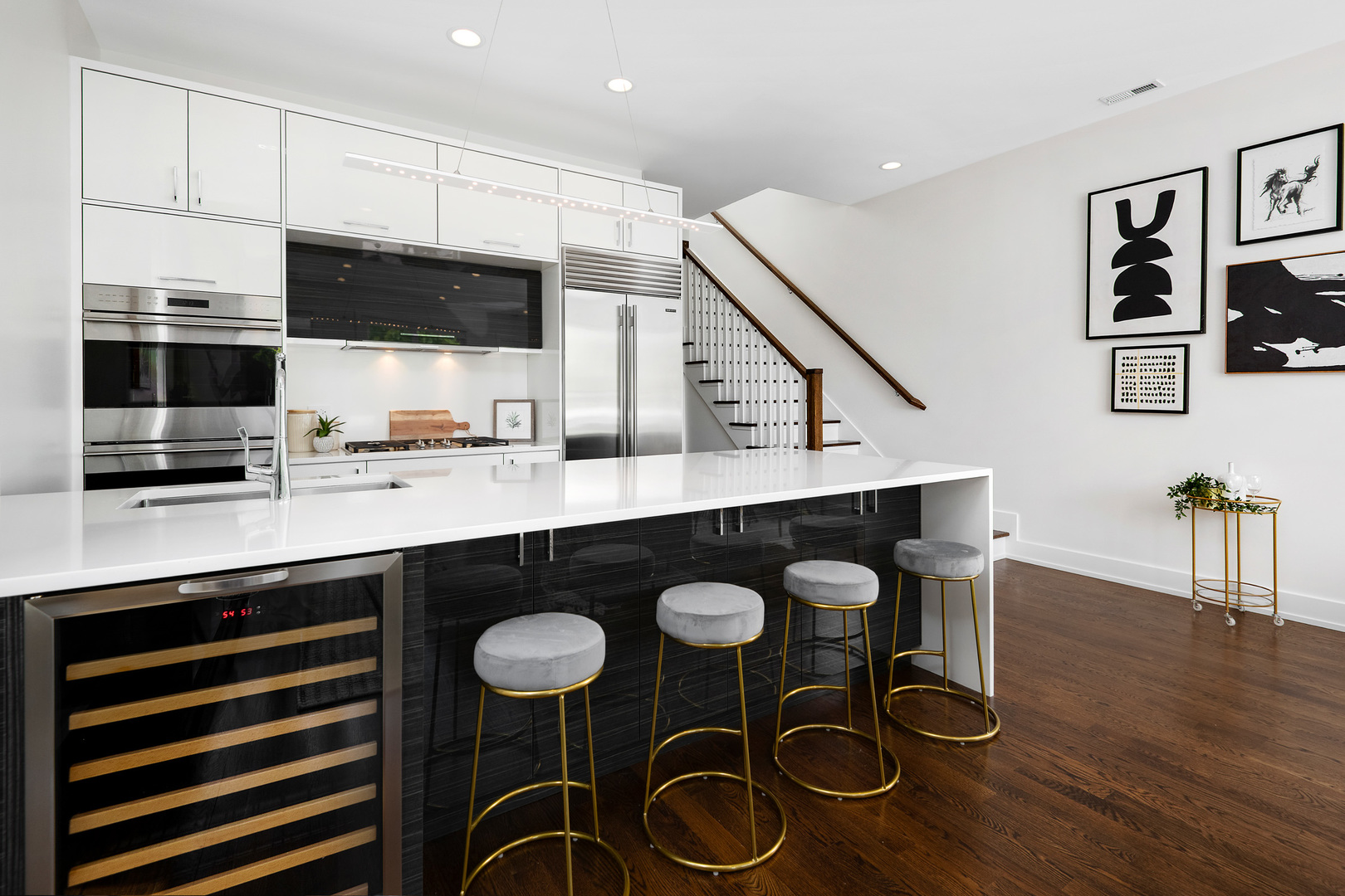 2908 N Burling Street Unit: 3