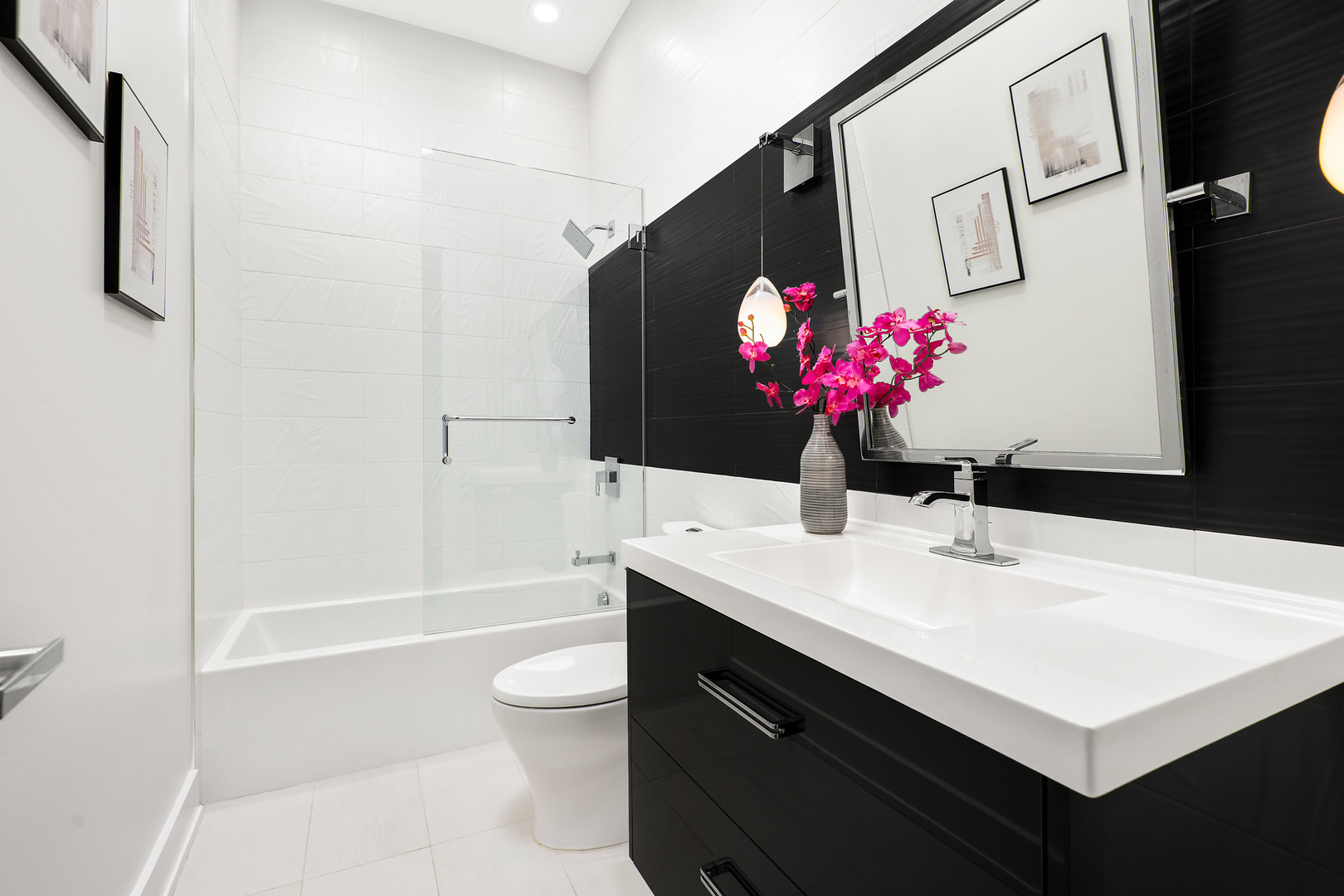 2908 N Burling Street Unit: 3