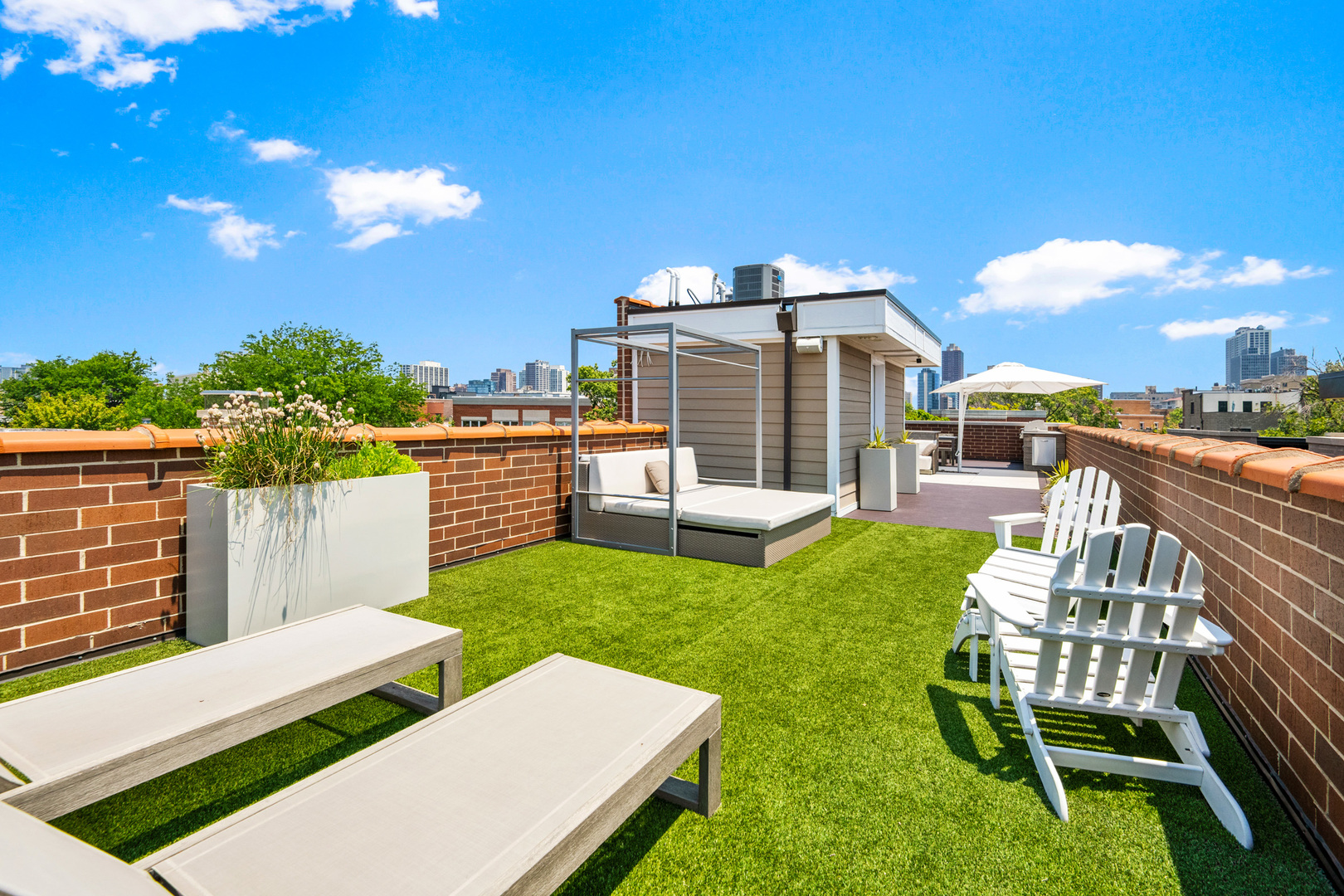 2908 N Burling Street Unit: 3