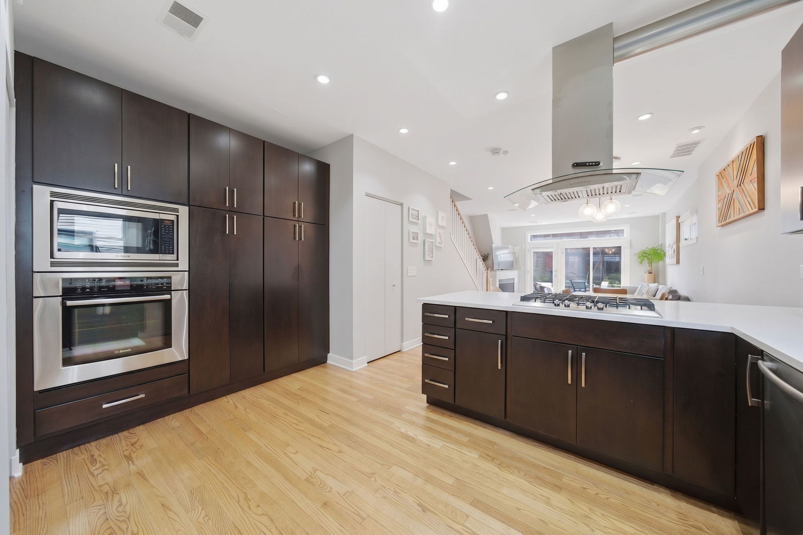 1801 W Diversey Parkway Unit: 16