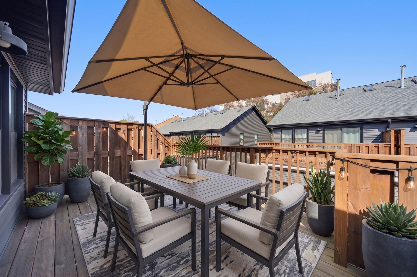 1801 W Diversey Parkway Unit: 16