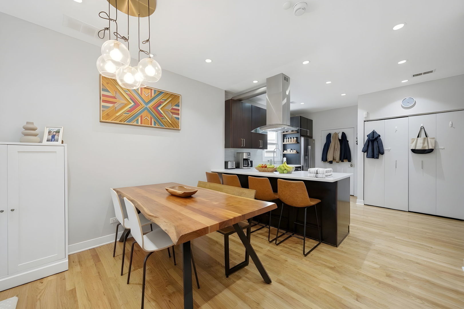 1801 W Diversey Parkway Unit: 16