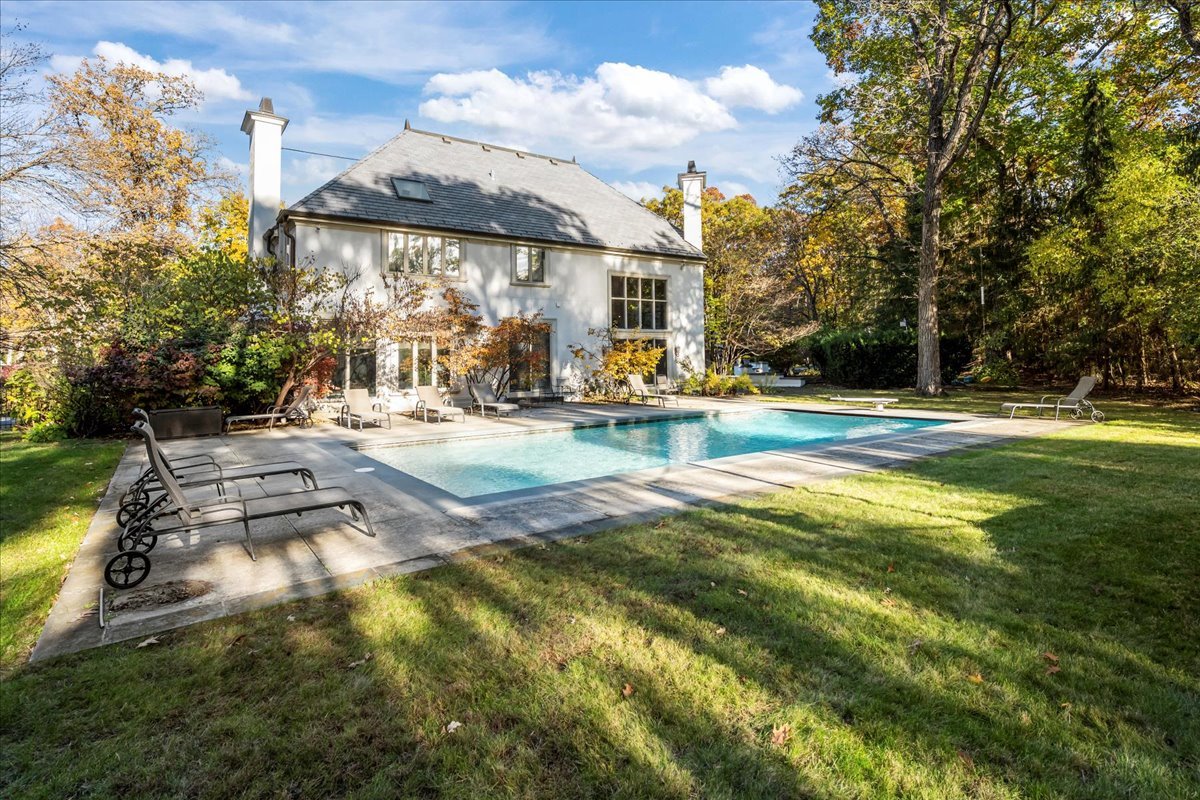 1315 Abington Cambs Drive
