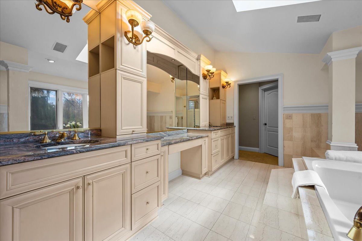 1315 Abington Cambs Drive