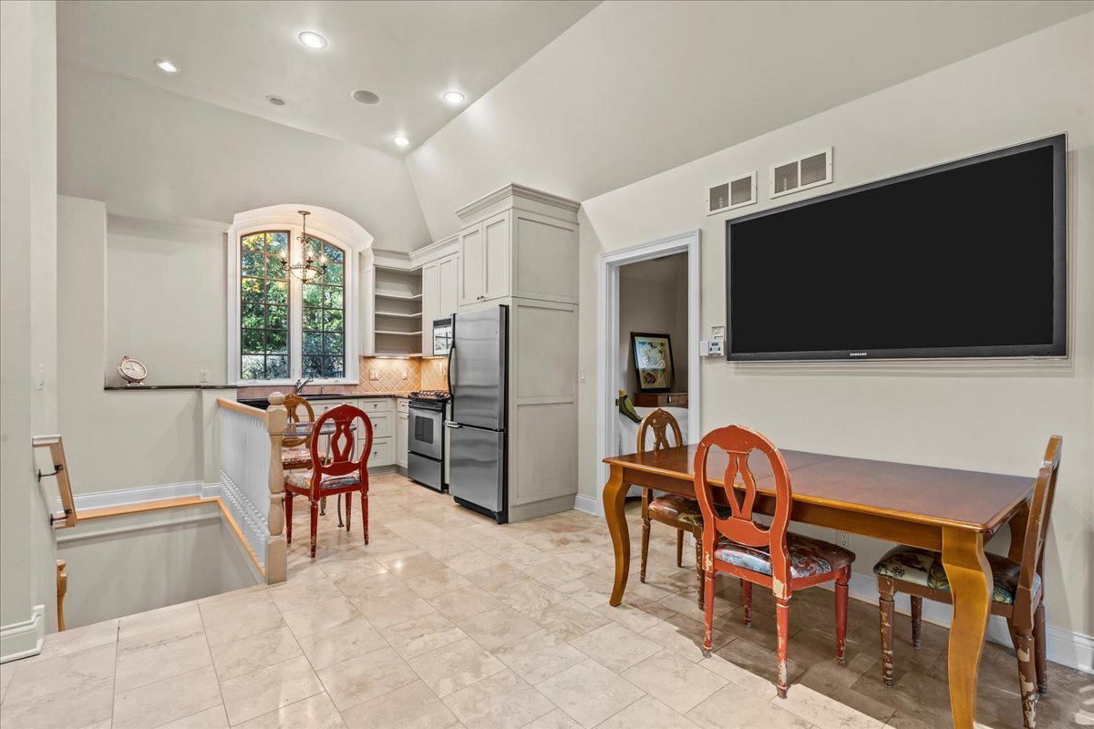 1315 Abington Cambs Drive