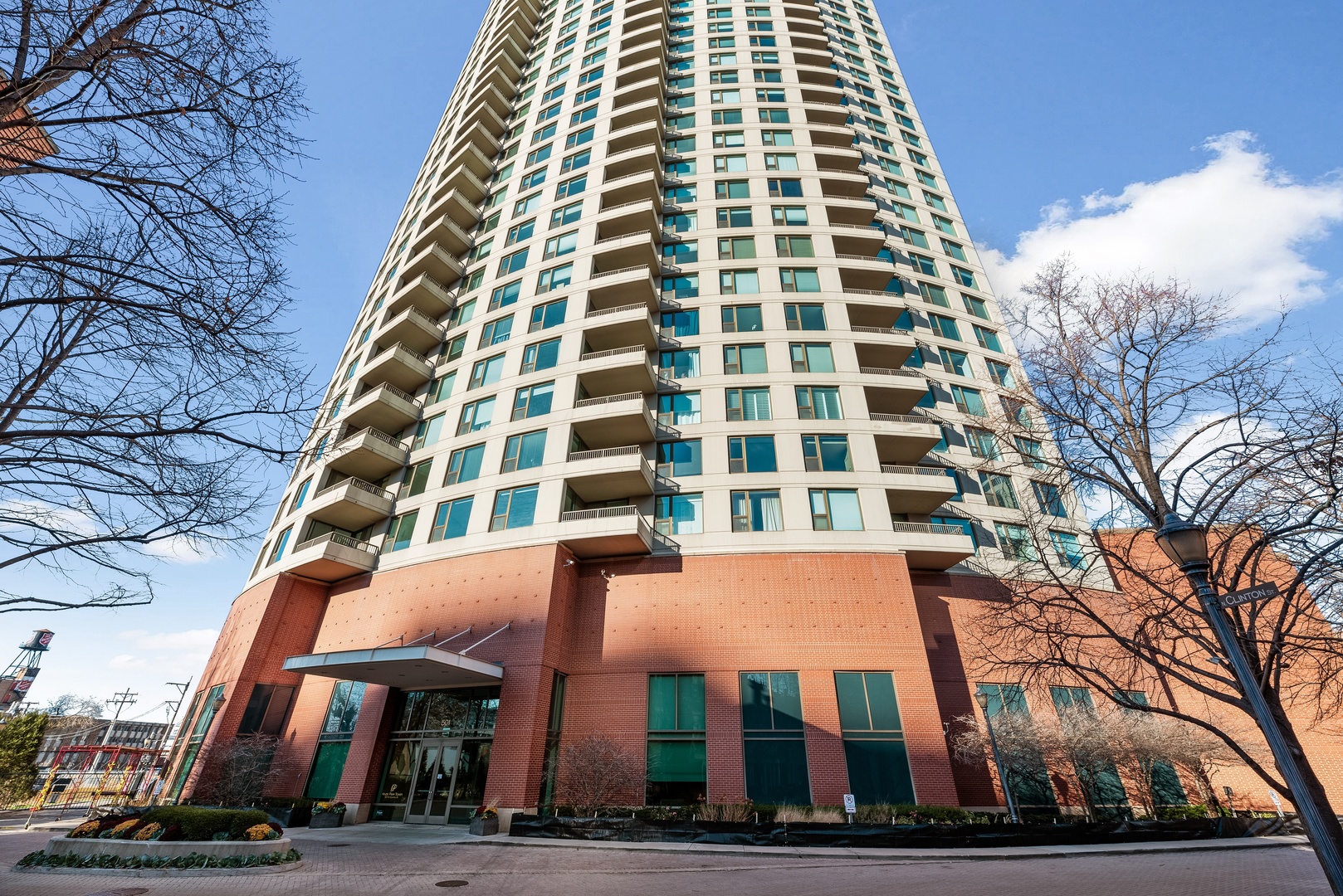501 N Clinton Street Unit: P-250