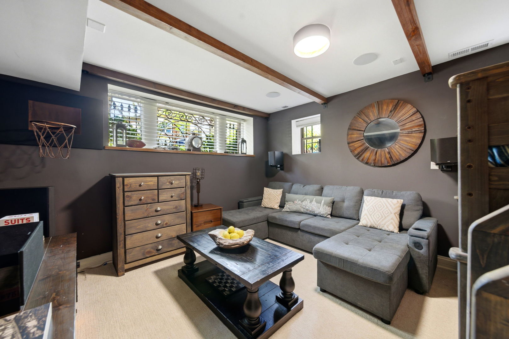 2019 N Sheffield Avenue Unit: 103