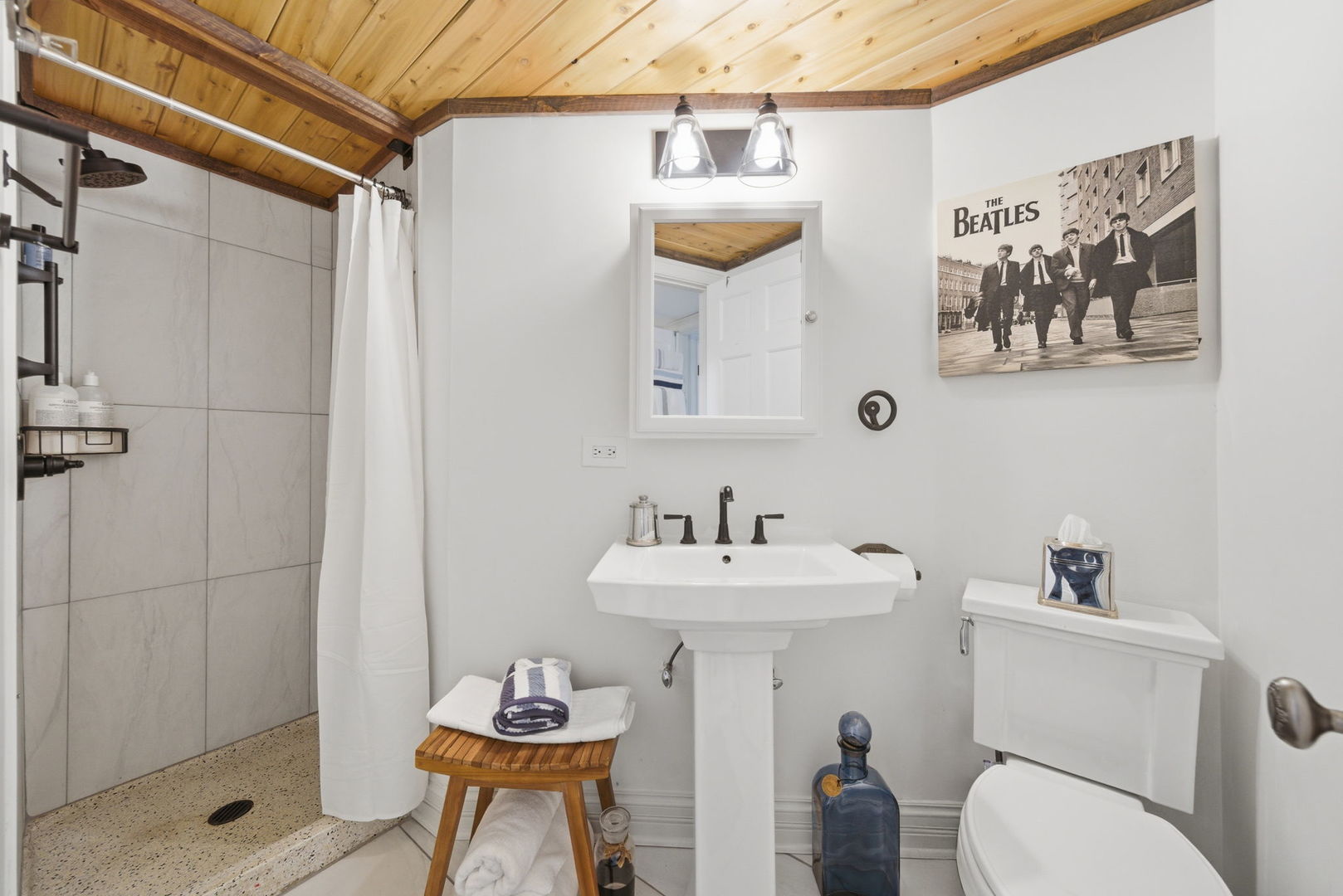 2019 N Sheffield Avenue Unit: 103