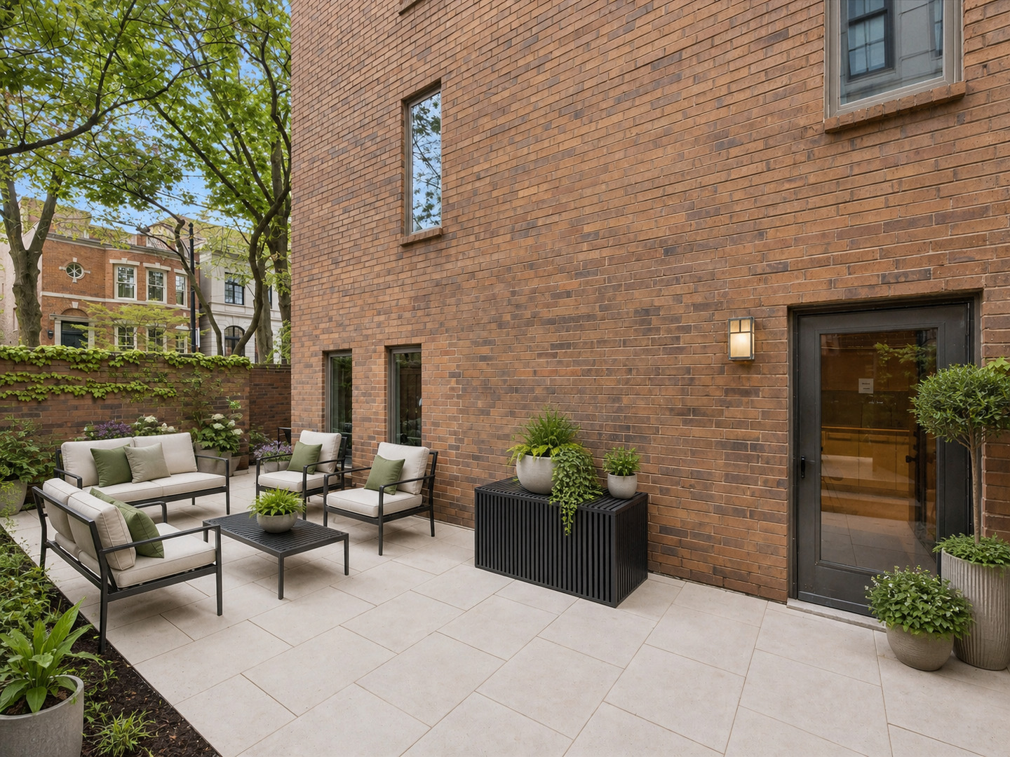 1926 N MOHAWK Street Unit: 12