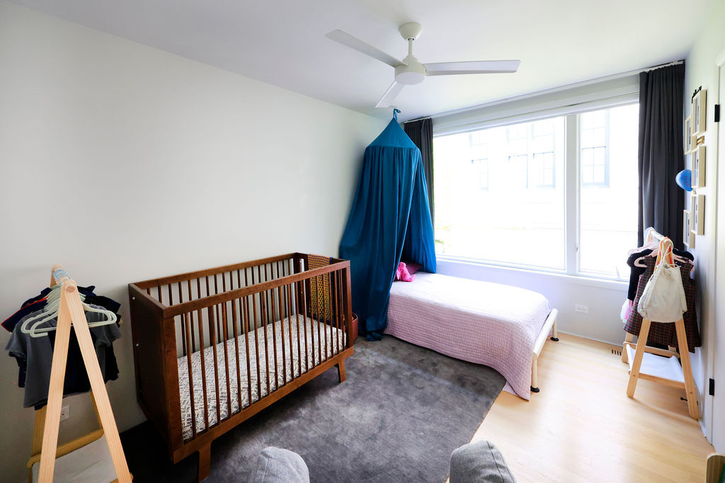 1926 N MOHAWK Street Unit: 12
