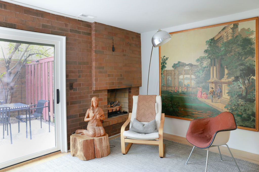 1926 N MOHAWK Street Unit: 12