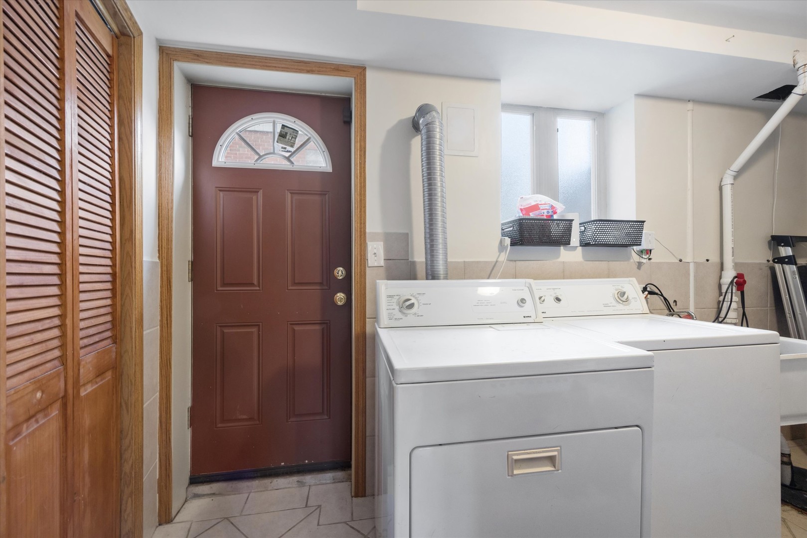 4409 Clausen Avenue Unit: 4409