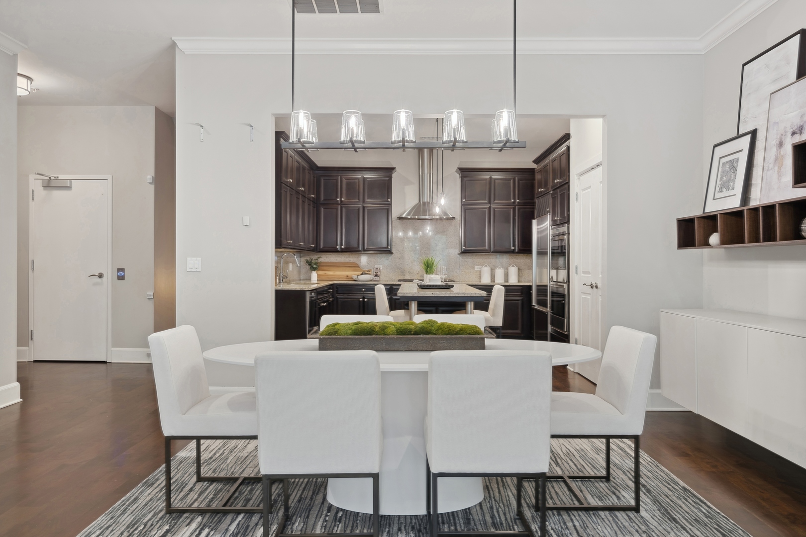 409 E Benton Place Unit: 409