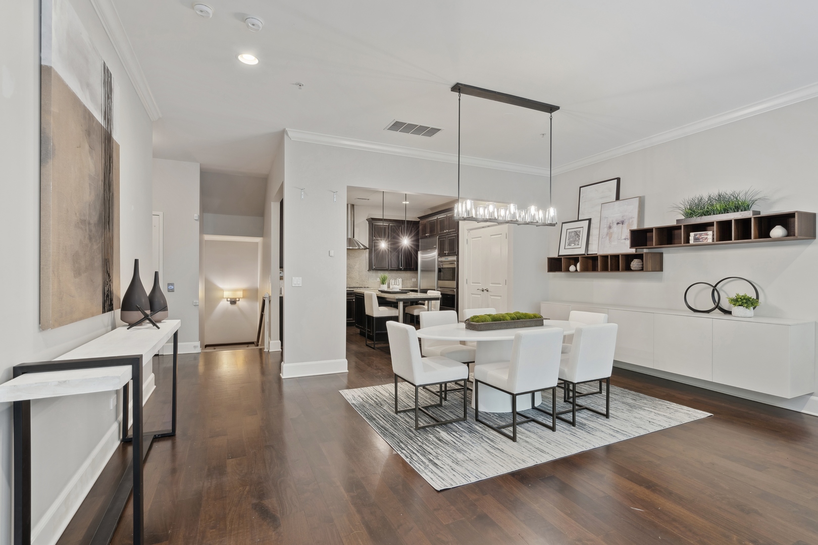 409 E Benton Place Unit: 409