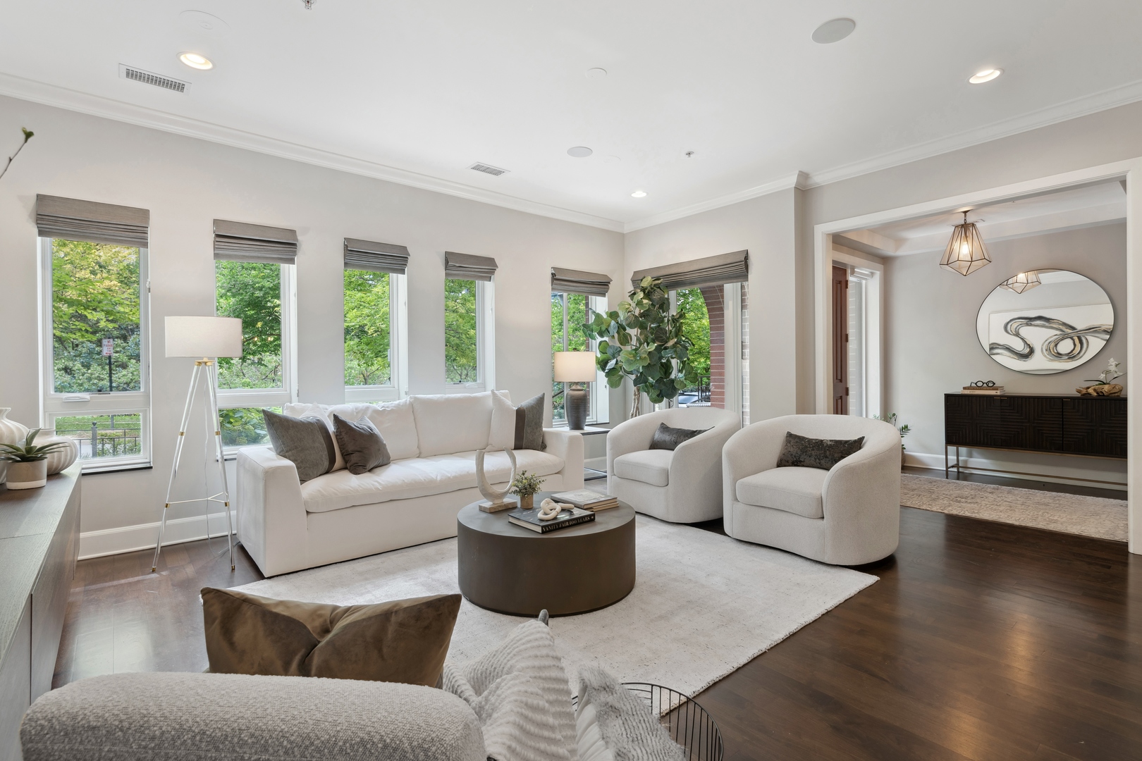 409 E Benton Place Unit: 409