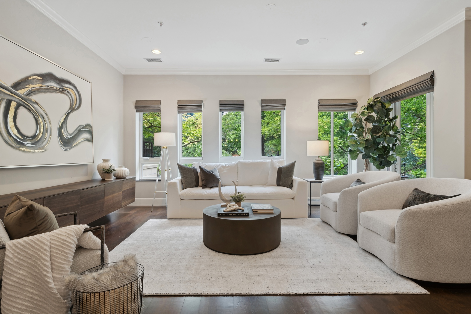 409 E Benton Place Unit: 409