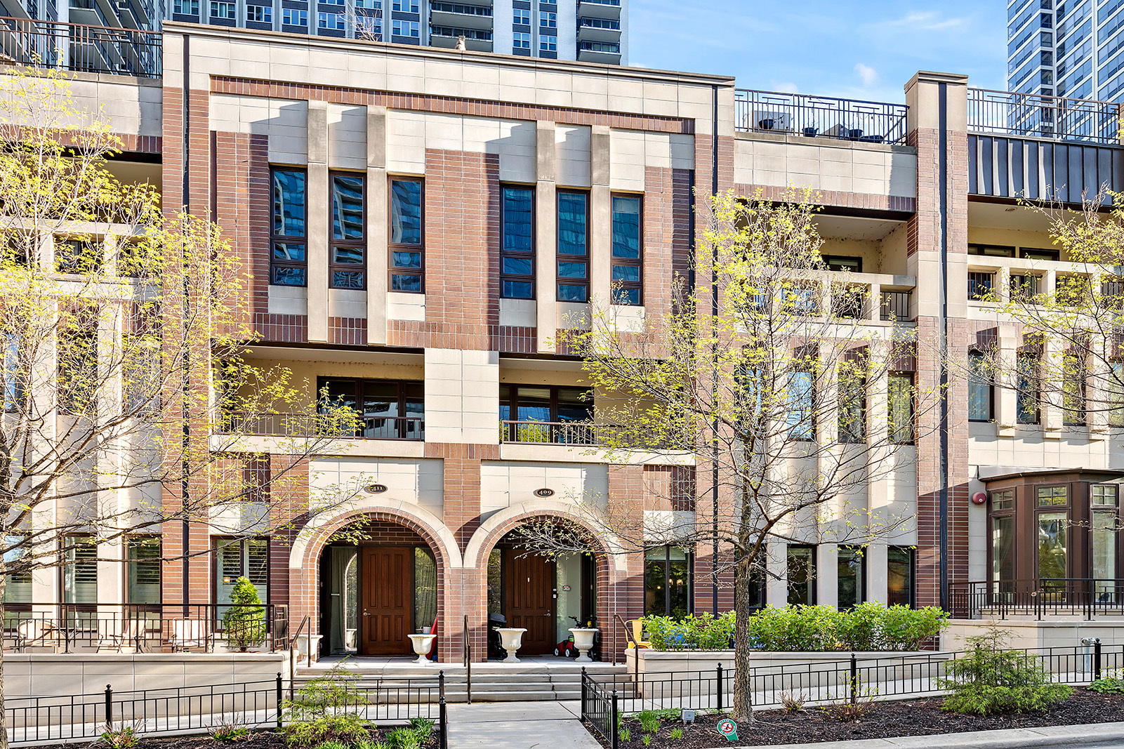 409 E Benton Place Unit: 409