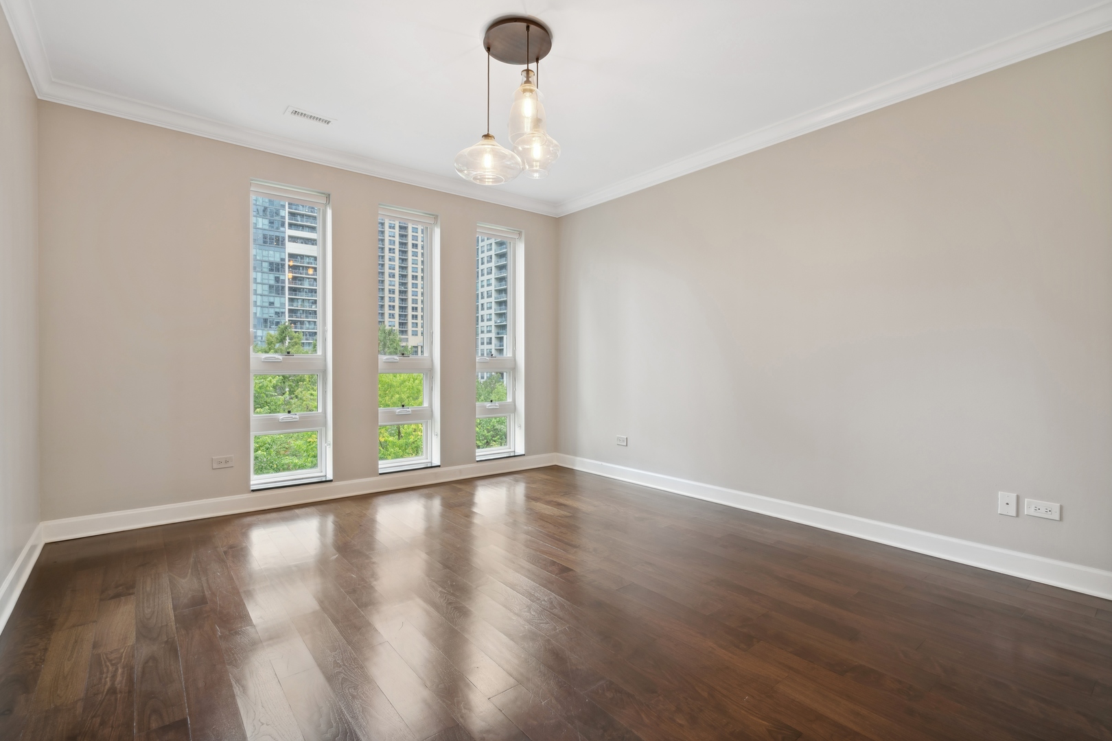 409 E Benton Place Unit: 409
