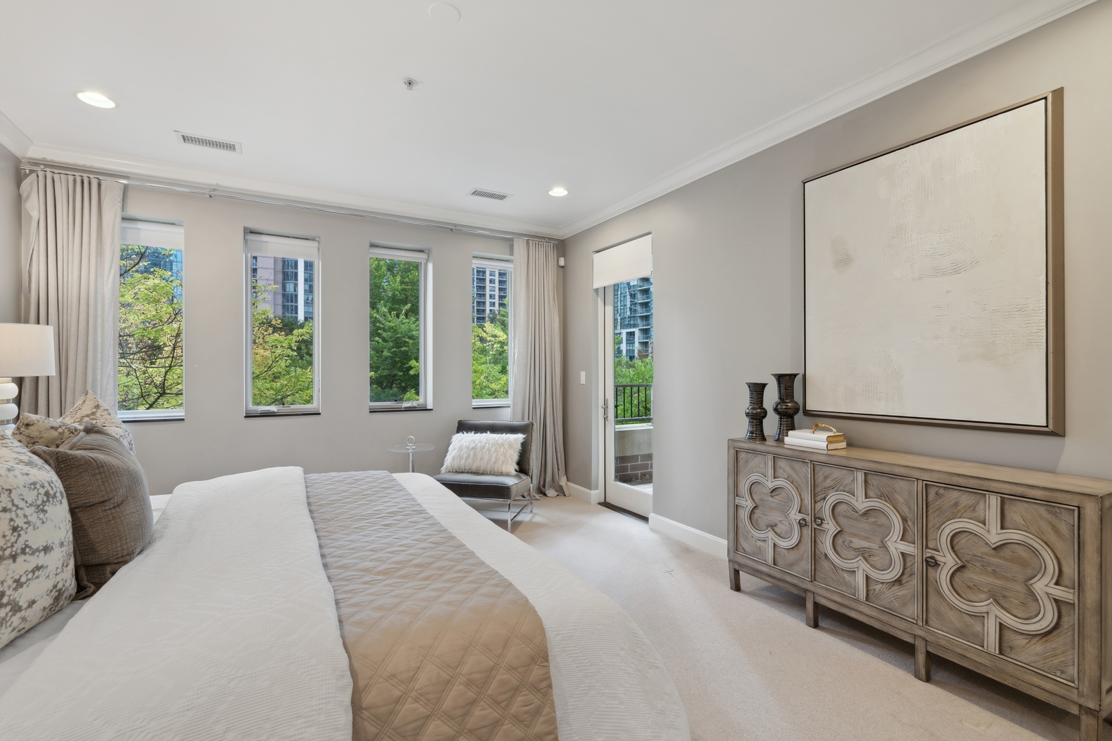 409 E Benton Place Unit: 409