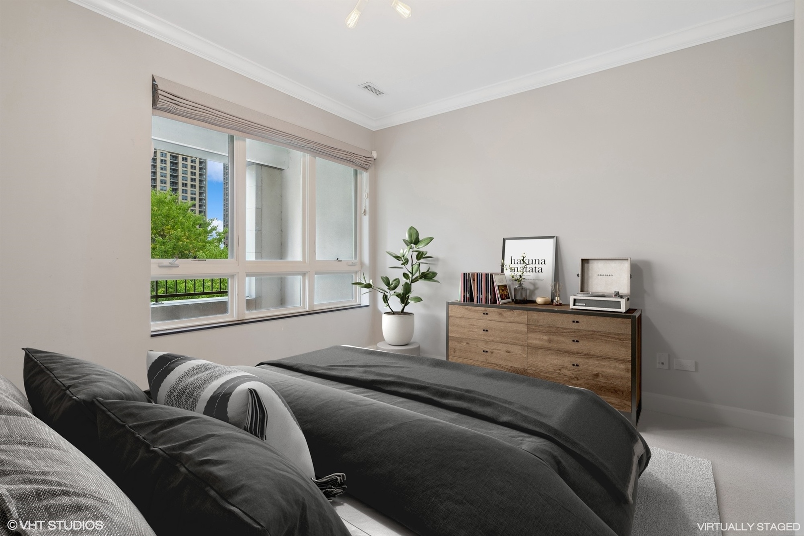 409 E Benton Place Unit: 409
