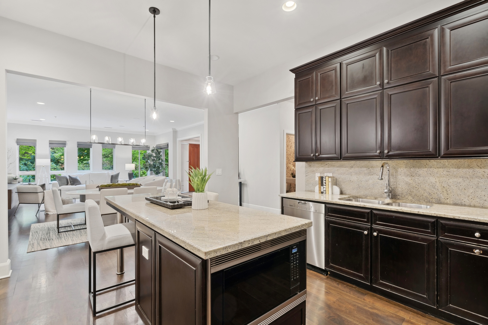 409 E Benton Place Unit: 409