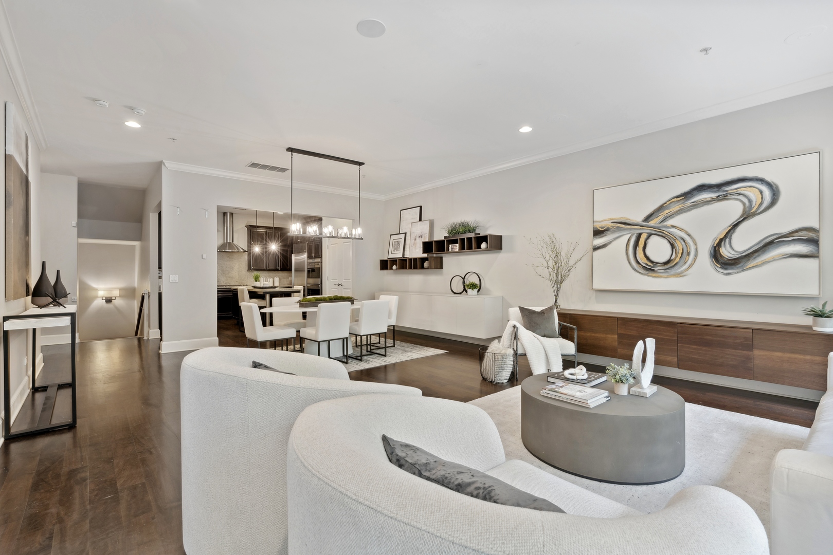 409 E Benton Place Unit: 409