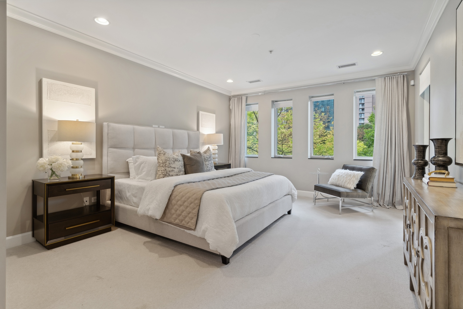 409 E Benton Place Unit: 409