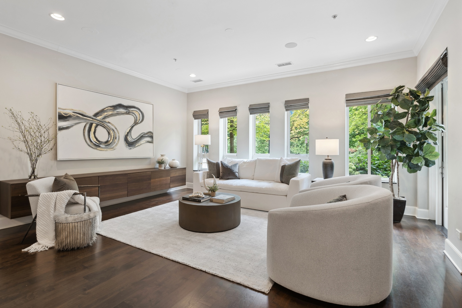 409 E Benton Place Unit: 409