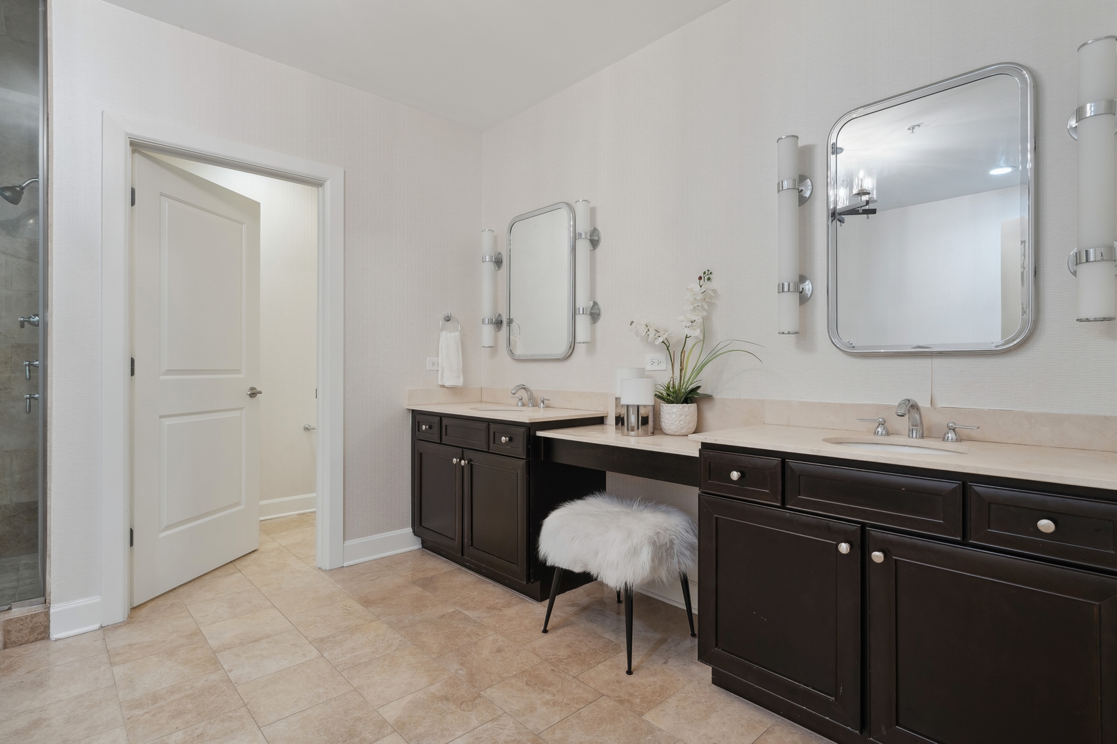 409 E Benton Place Unit: 409