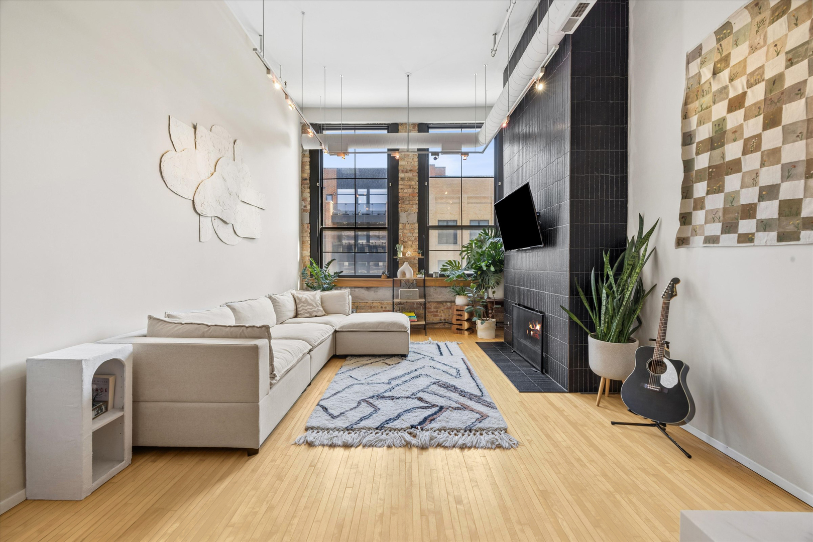 3024 N Lincoln Avenue Unit: H
