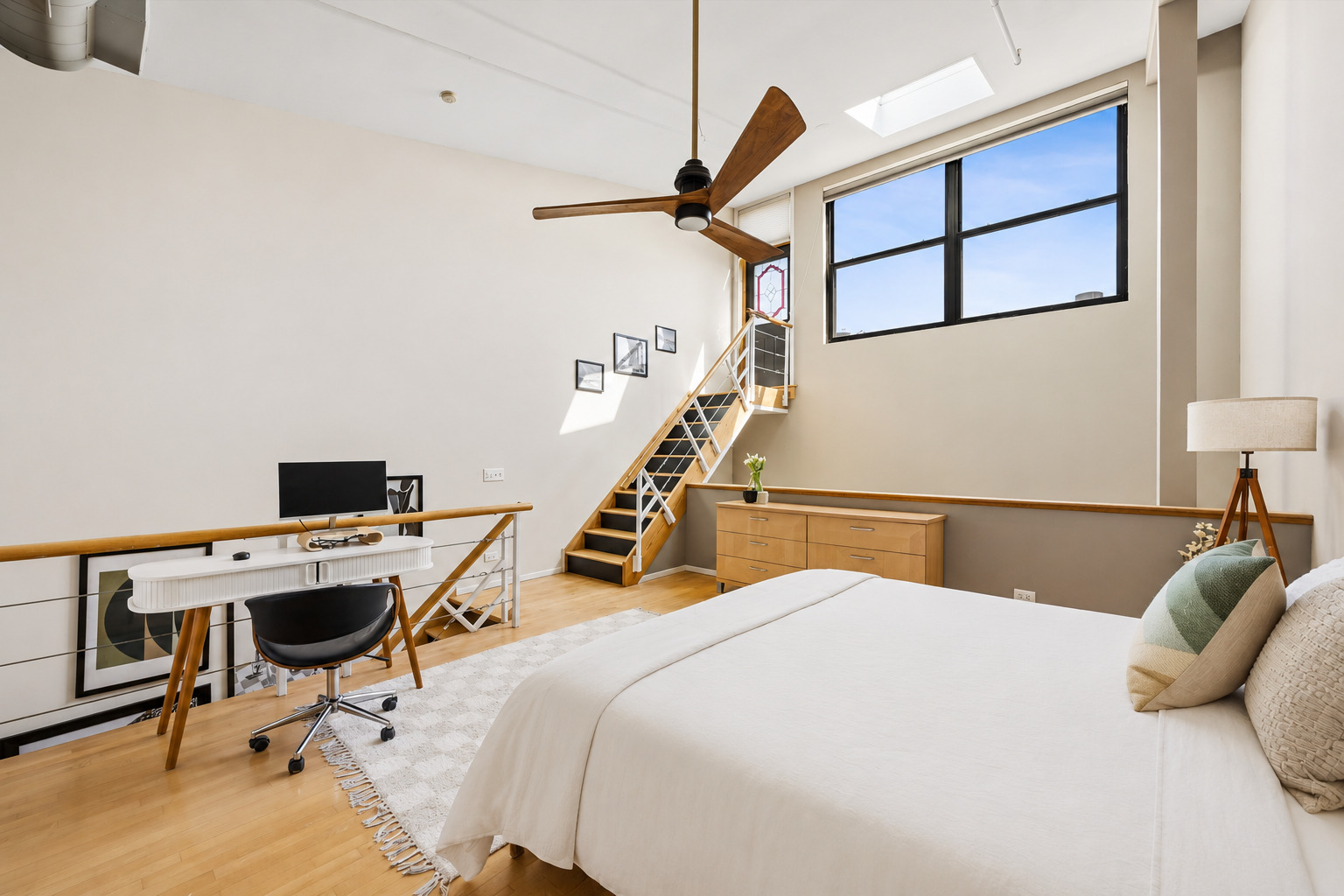 3024 N Lincoln Avenue Unit: H