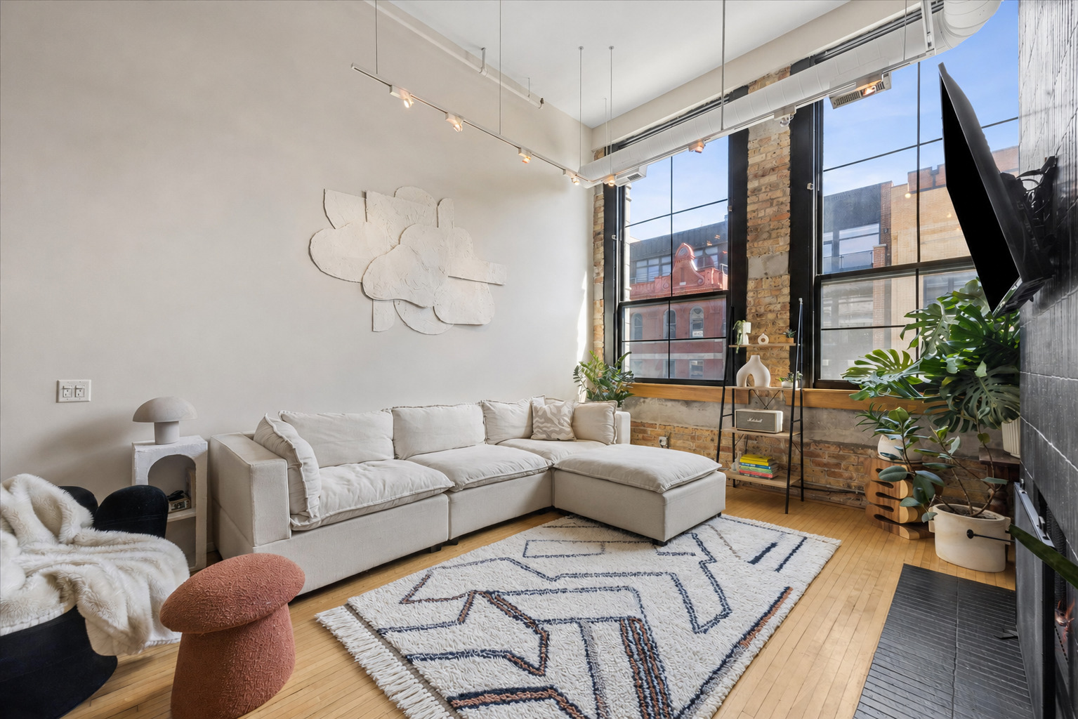 3024 N Lincoln Avenue Unit: H