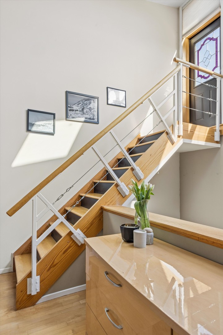 3024 N Lincoln Avenue Unit: H
