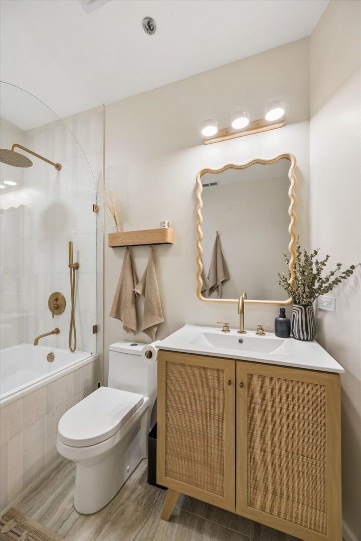 3024 N Lincoln Avenue Unit: H