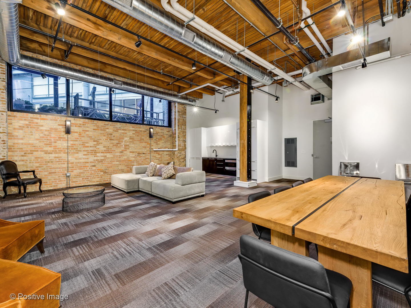 668 N Kingsbury Street Unit: 206