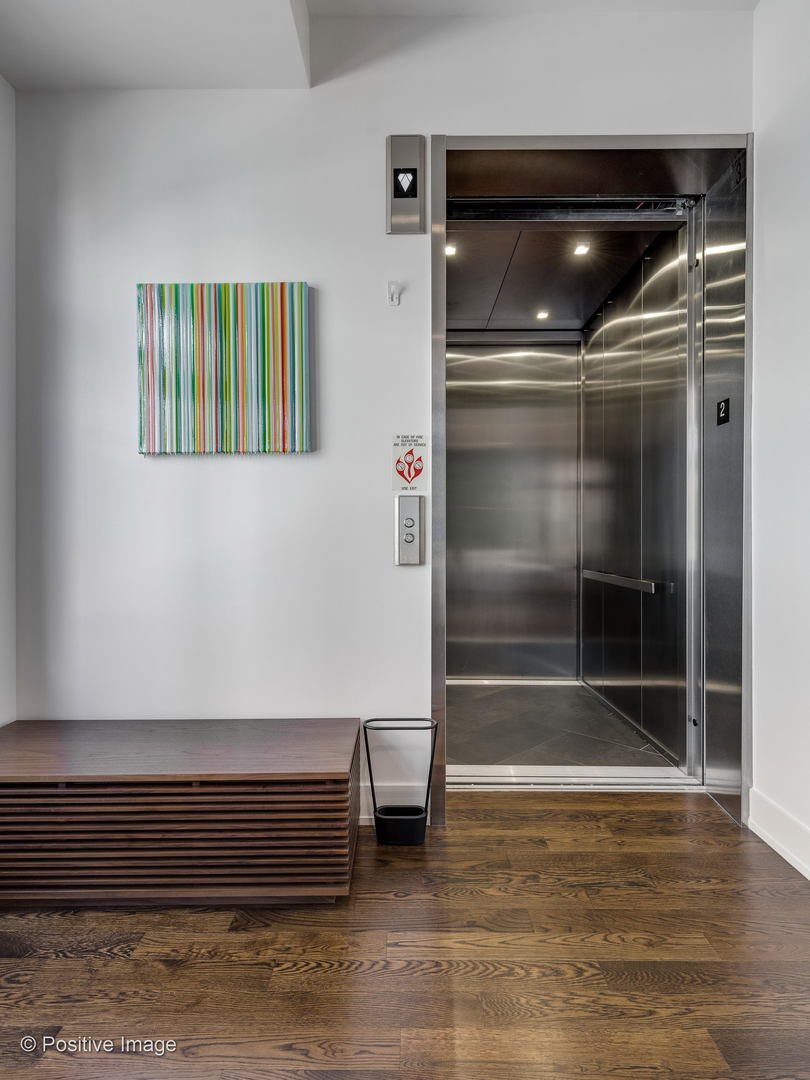 668 N Kingsbury Street Unit: 206