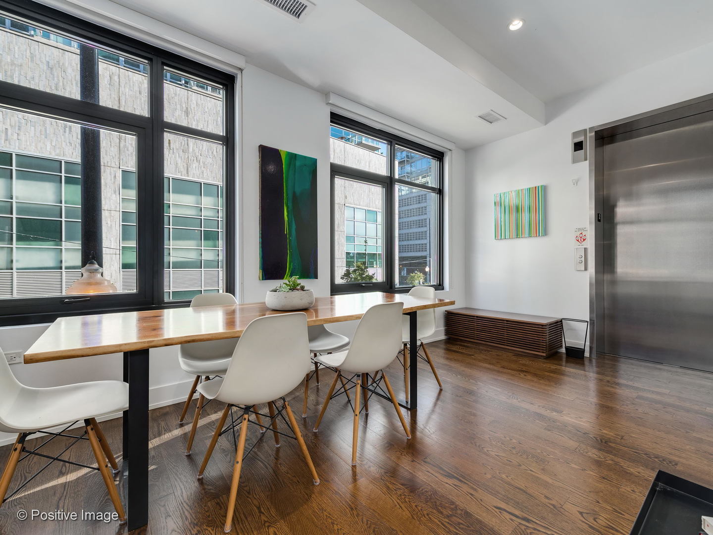 668 N Kingsbury Street Unit: 206