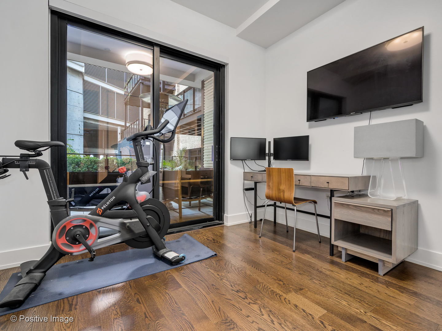 668 N Kingsbury Street Unit: 206