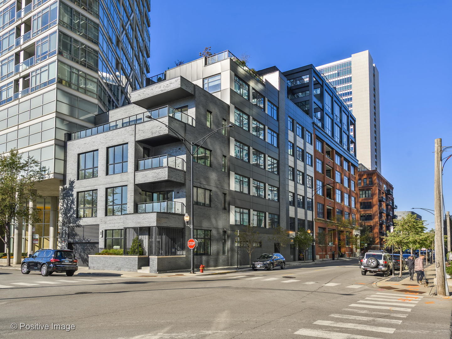 668 N Kingsbury Street Unit: 206
