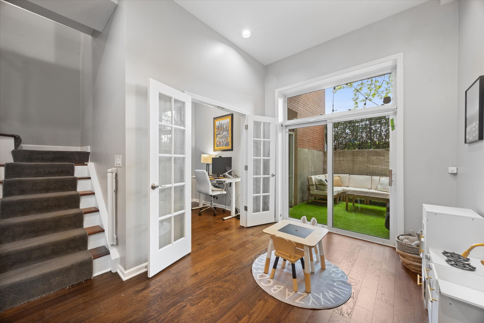2133 N SOUTHPORT Avenue Unit: 1