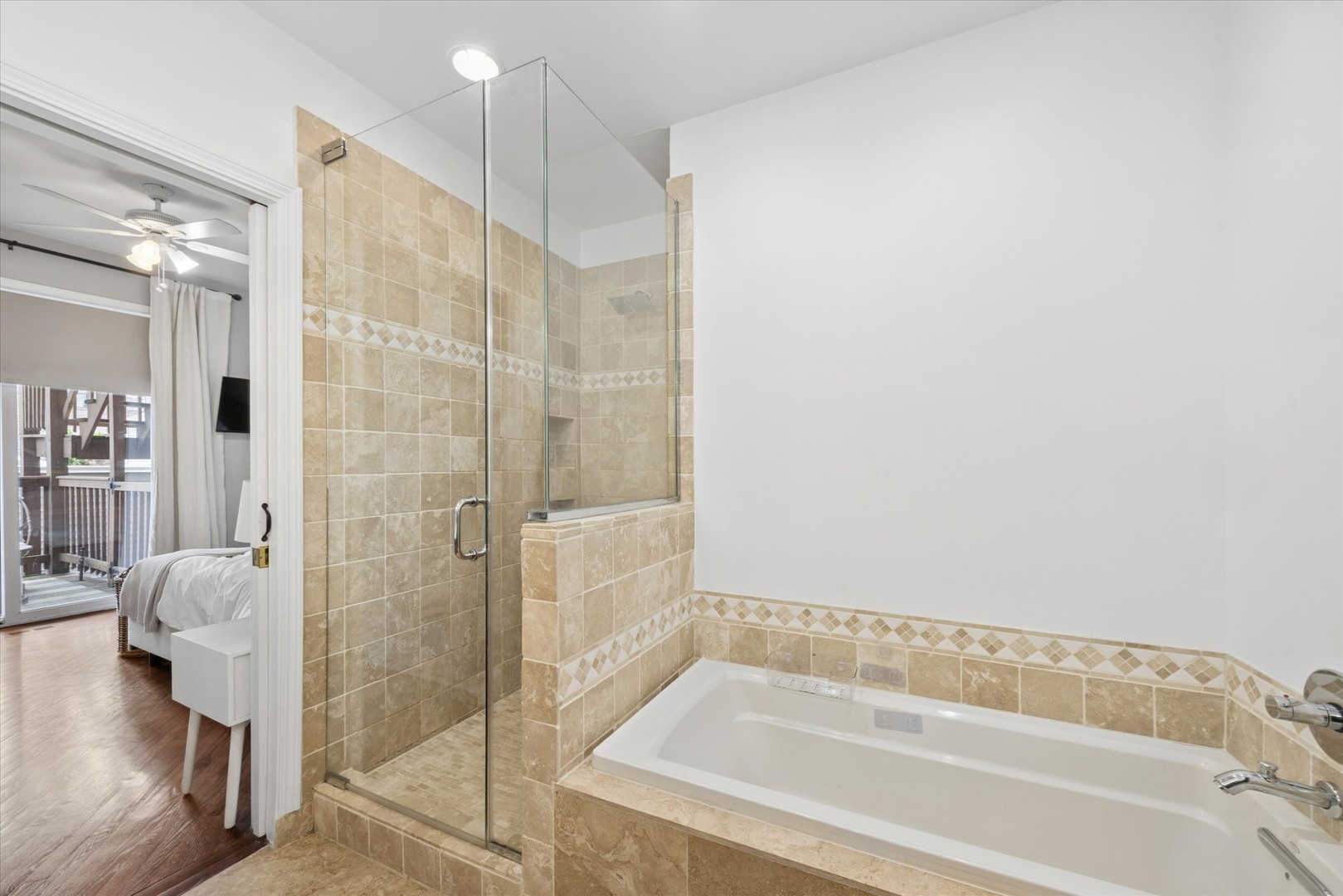2133 N SOUTHPORT Avenue Unit: 1