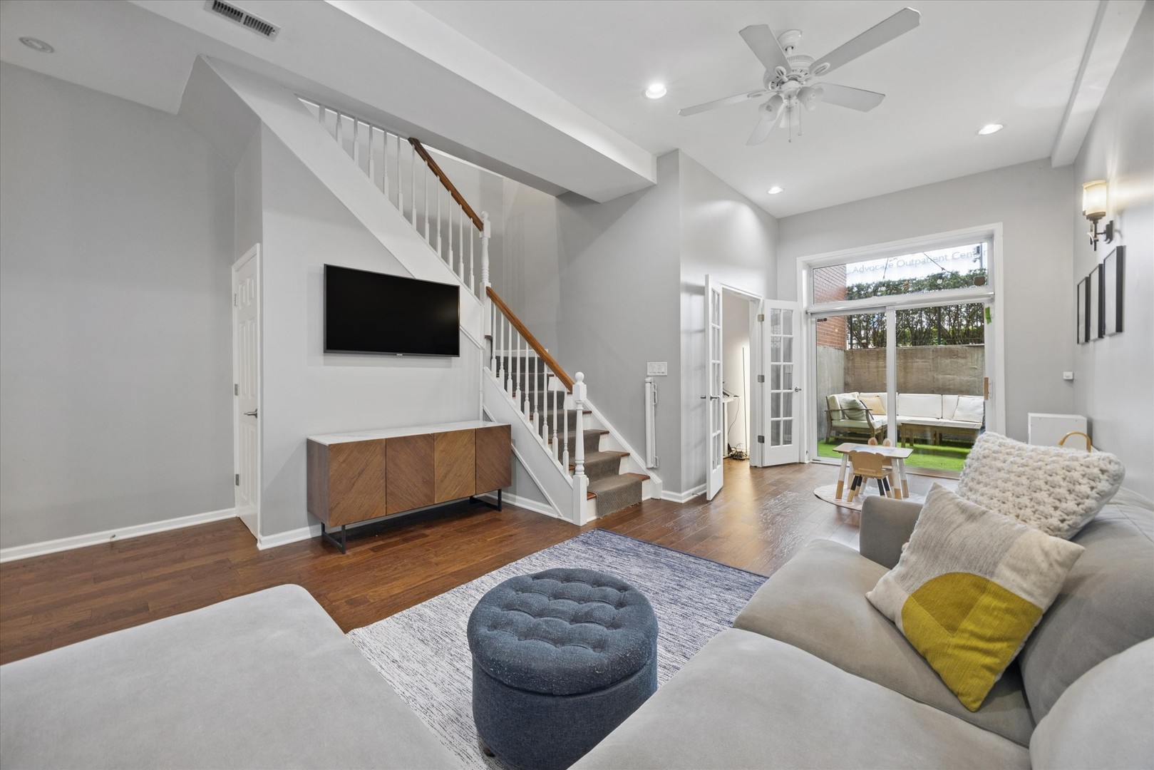 2133 N SOUTHPORT Avenue Unit: 1