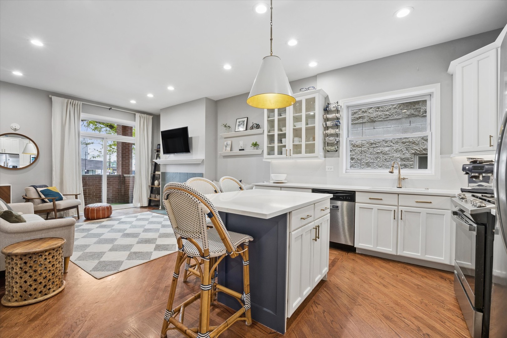 2133 N SOUTHPORT Avenue Unit: 1