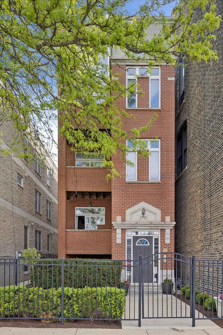 2133 N SOUTHPORT Avenue Unit: 1