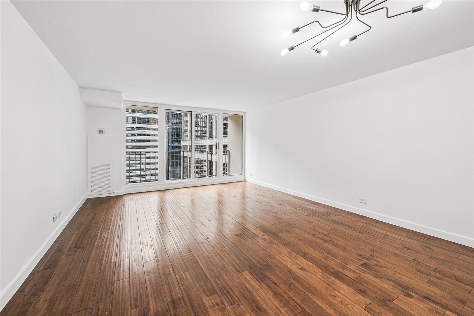 200 N Dearborn Street Unit: 1007