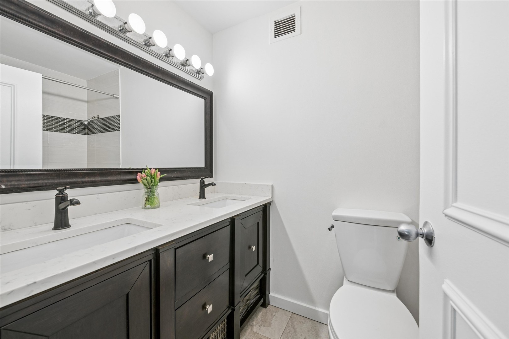 200 N Dearborn Street Unit: 1007
