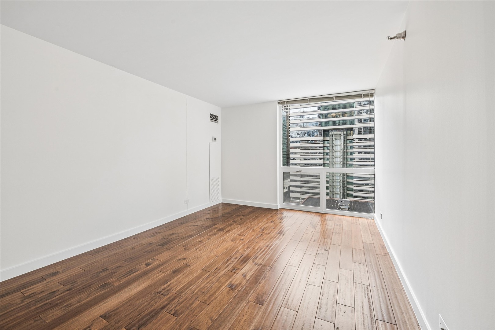 200 N Dearborn Street Unit: 1007