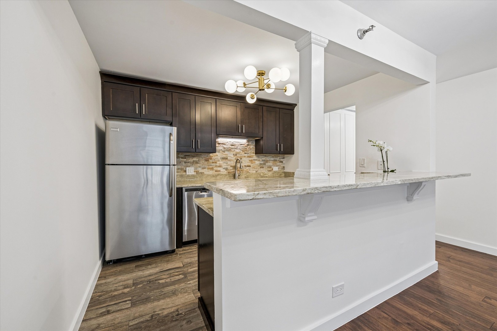 200 N Dearborn Street Unit: 1007