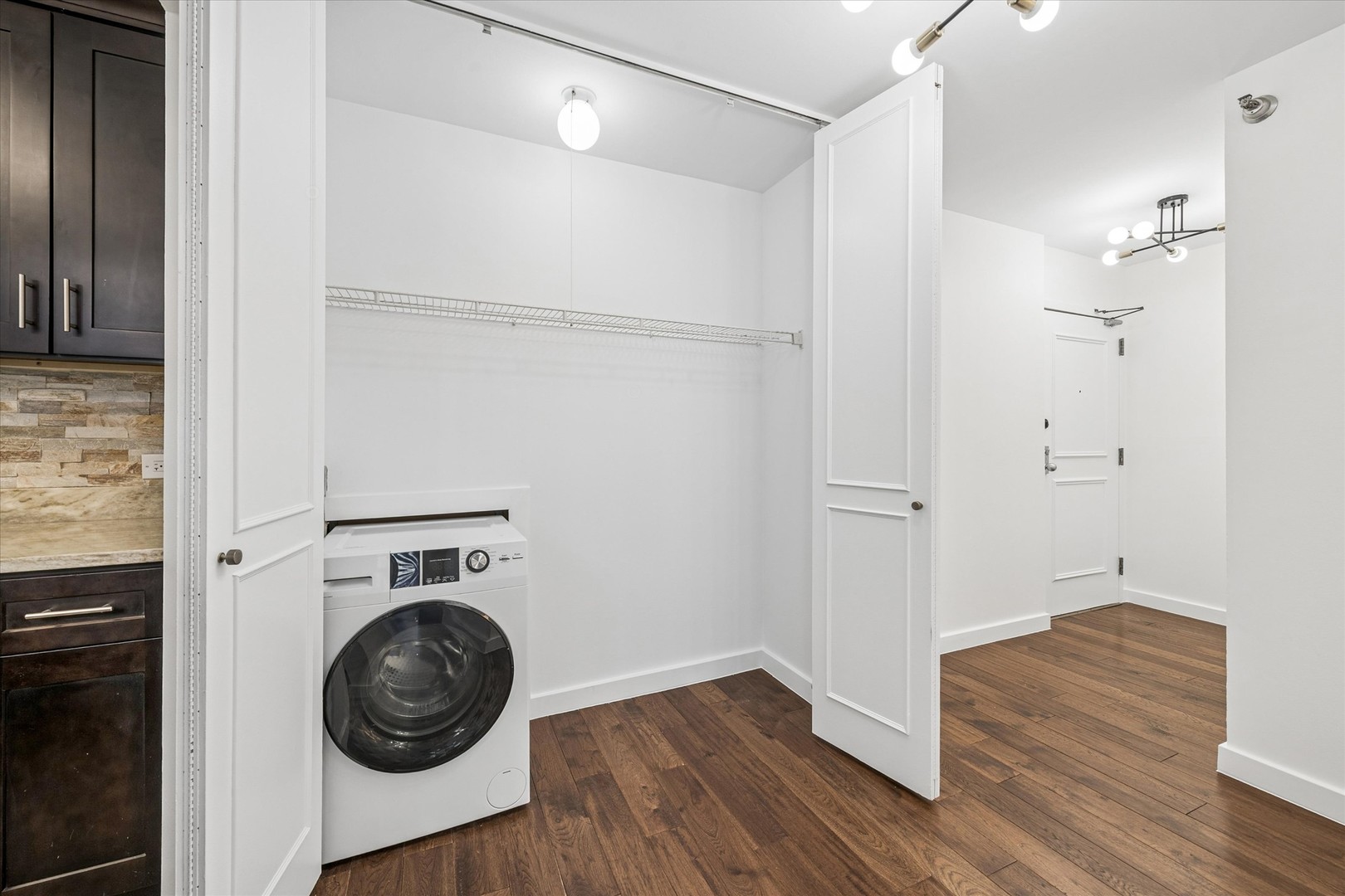 200 N Dearborn Street Unit: 1007