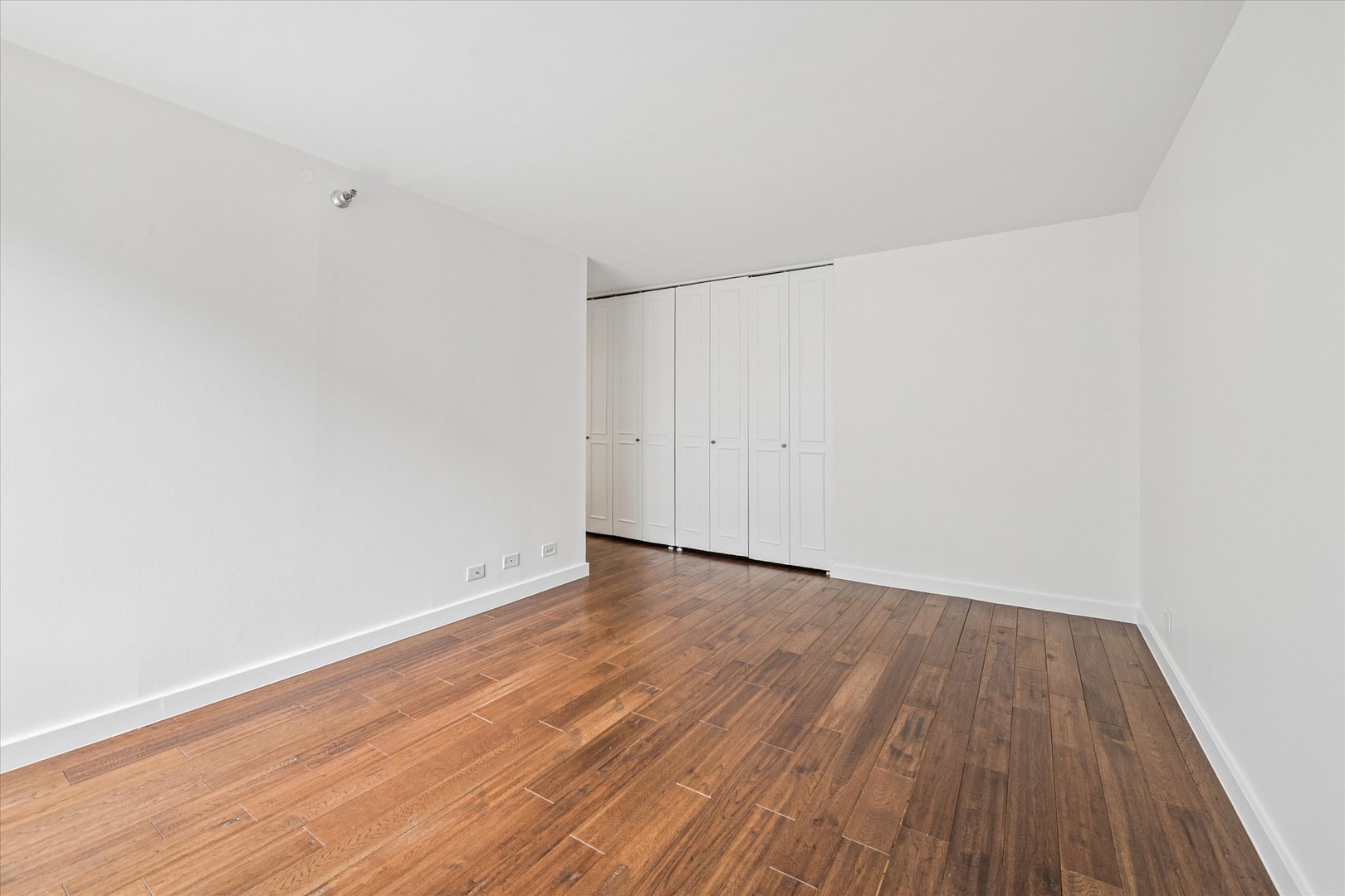 200 N Dearborn Street Unit: 1007